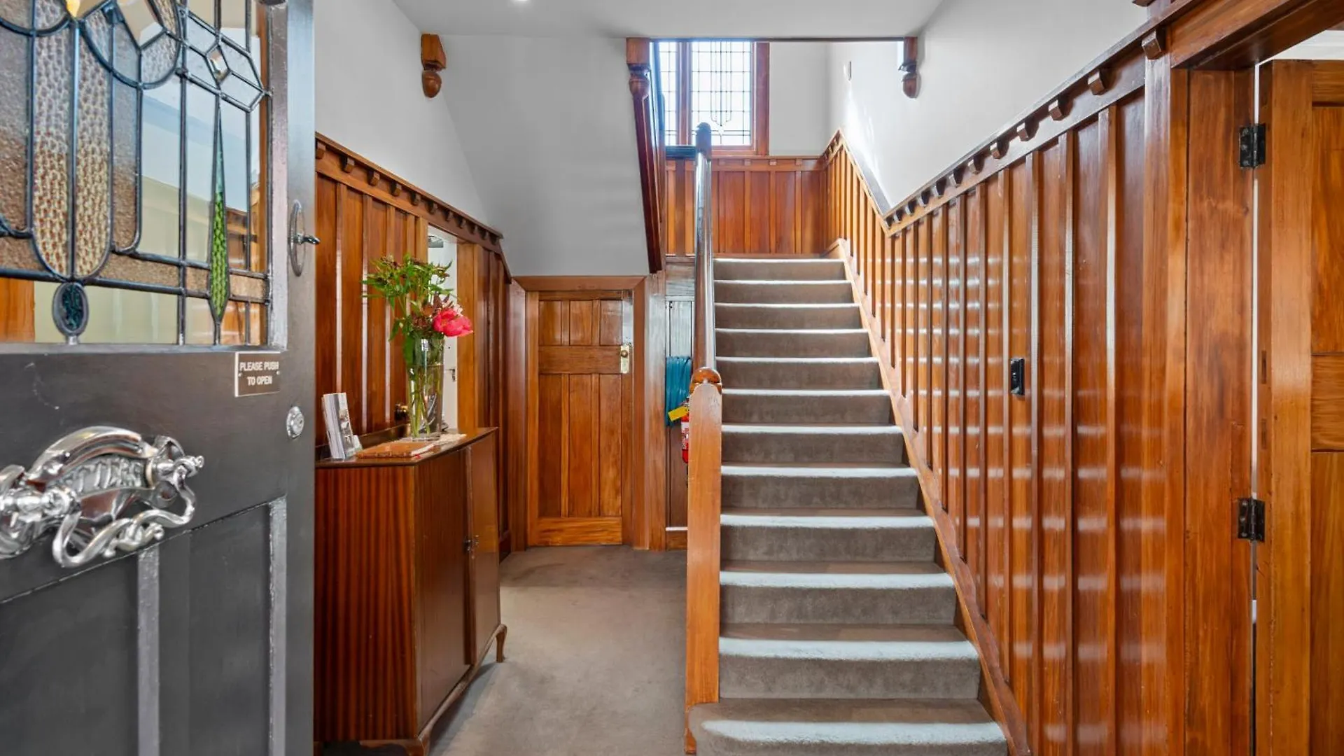 Homelea Bed And Breakfast Christchurch New Zealand